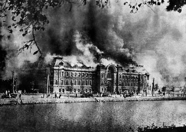 Metropolitan Police Department burning at Marunouchi, near Hibiya Park